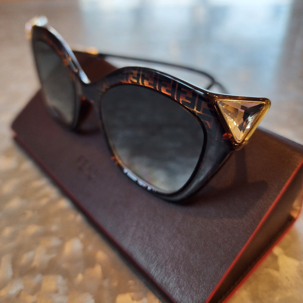 Women's Fendi Cat Eye Sunglasses